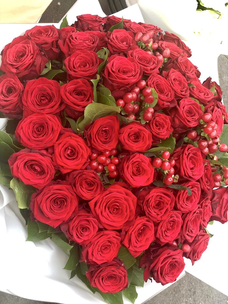 Luxury 12-24-36-50 Red Roses Long Stem