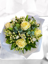 The Knightsbridge White & Green Bouquet